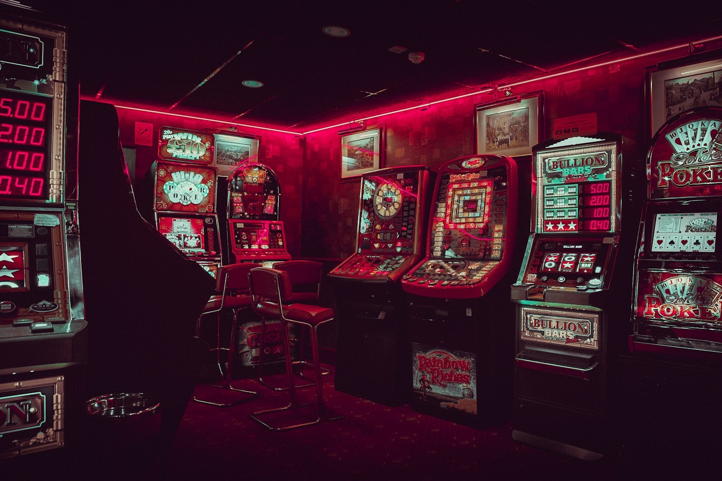 Mengarungi Gelombang Digital: Saat Adrenalin Ombak Bertemu Sensasi Slot Gacor